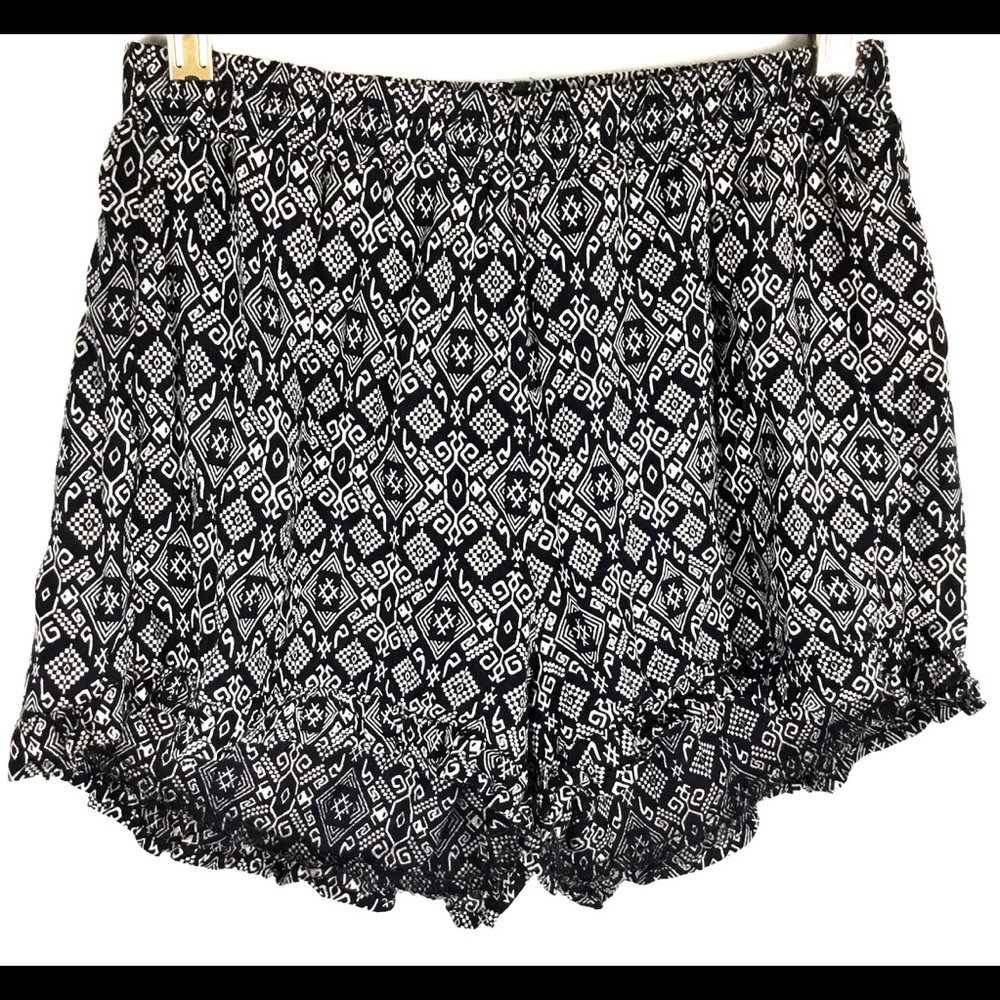 Tobi Women’s Ruffle Print Shorts Black White Sz S